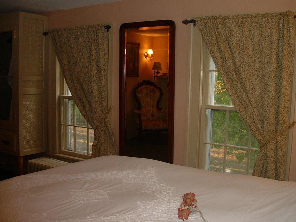 Bushnell House Вестбрук Номер фото
